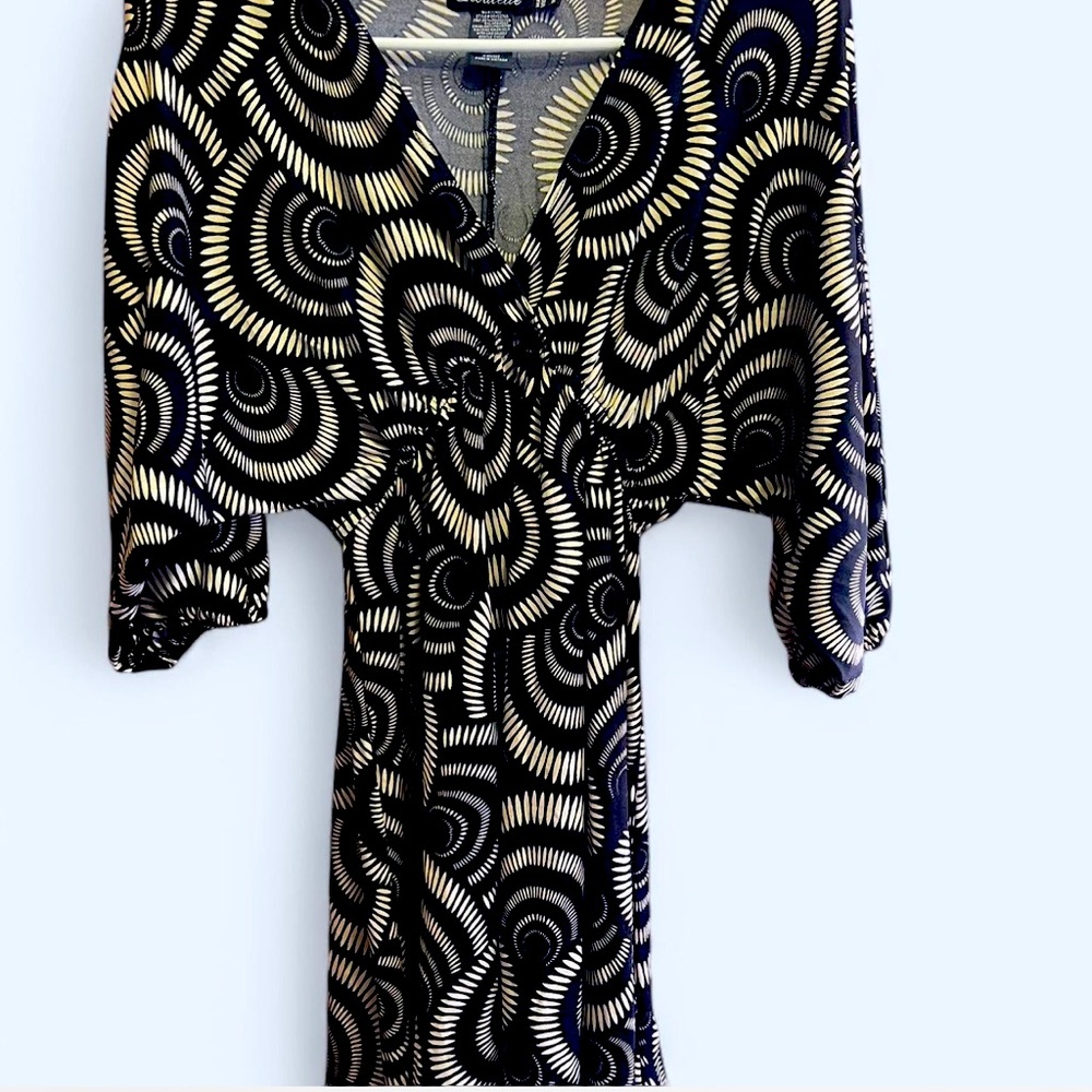 Chic Black and Cream Patterned Dress